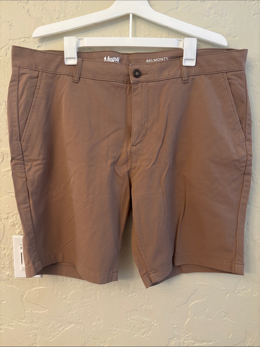 Mugsy Belmonts Men's Brown Flat-Front Chino Shorts